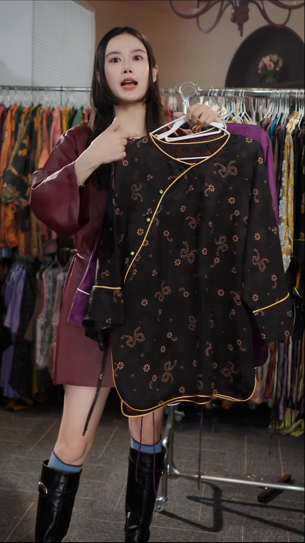 蝴蝶结太太服