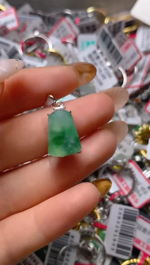 银S925镶嵌戒指翡翠百内无证书