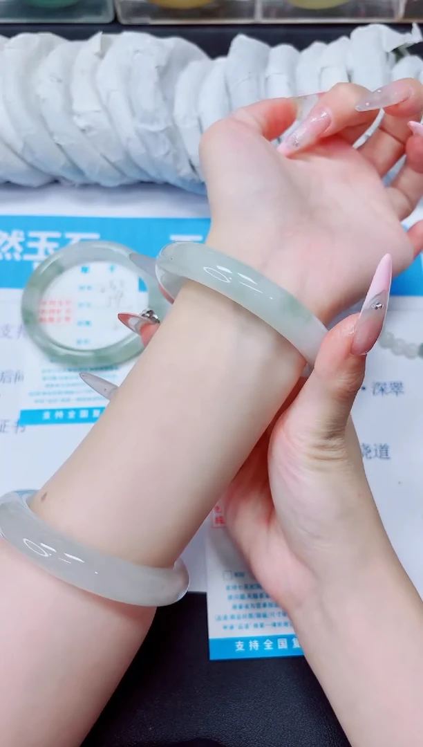 石英质玉手镯未镶嵌233/57
