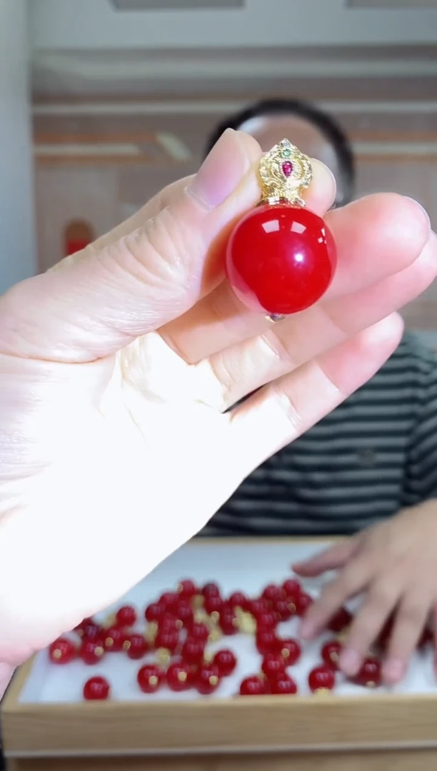 合金颈饰玛瑙/玉髓鸽血红单珠吊坠尺寸约20mm