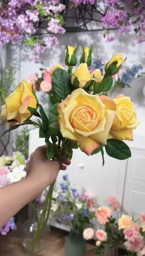 3枝黄色手感保湿妃子玫