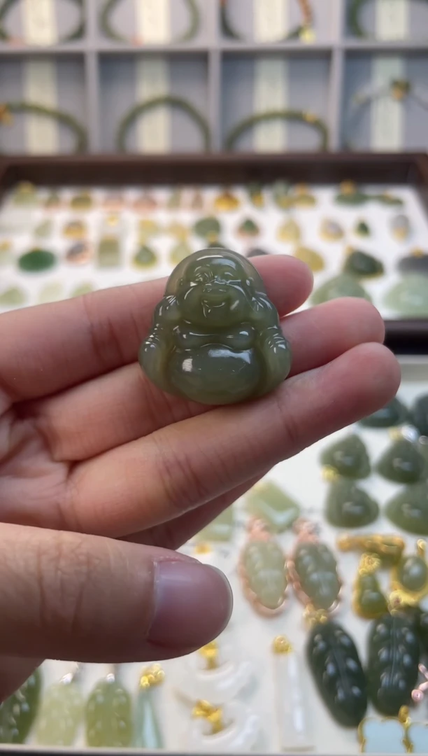 吊坠(不含链)未镶嵌和田玉有点绵绵卡26mm