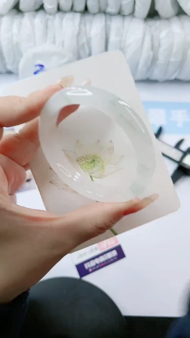 【闪购商品】石英质玉手镯未镶嵌多样性发货L189