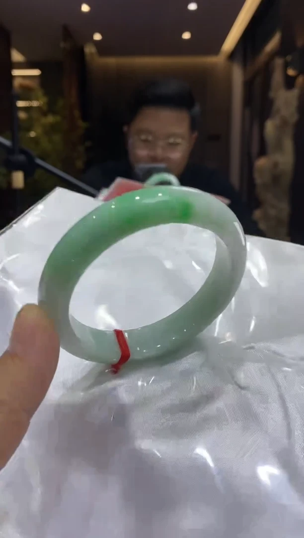 未镶嵌手镯翡翠1号天然翡翠手镯 圈口56-57 微瑕款