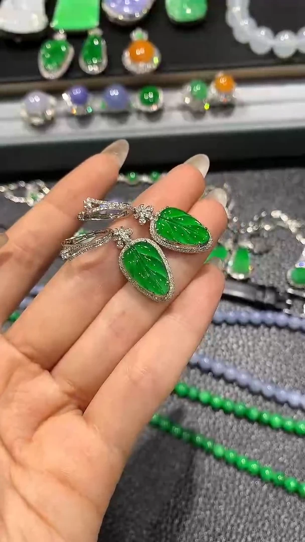 【闪购商品】翡翠耳饰18K金镶嵌61团购