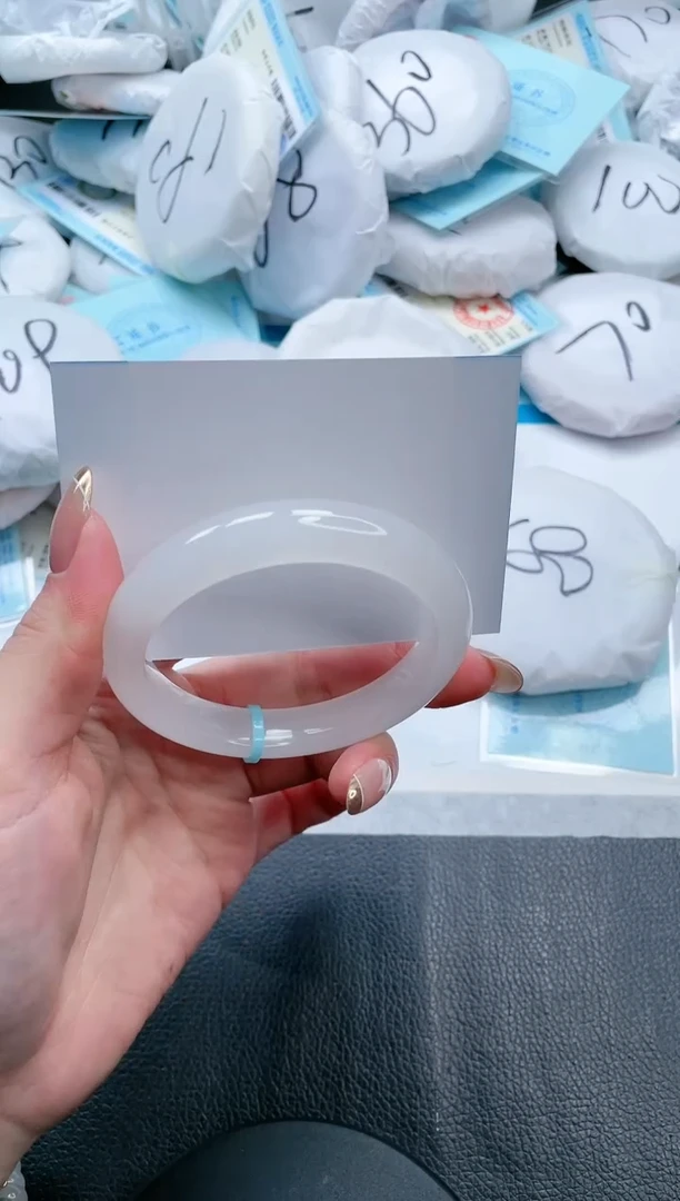 【闪购商品】石英质玉手镯未镶嵌20V386-57