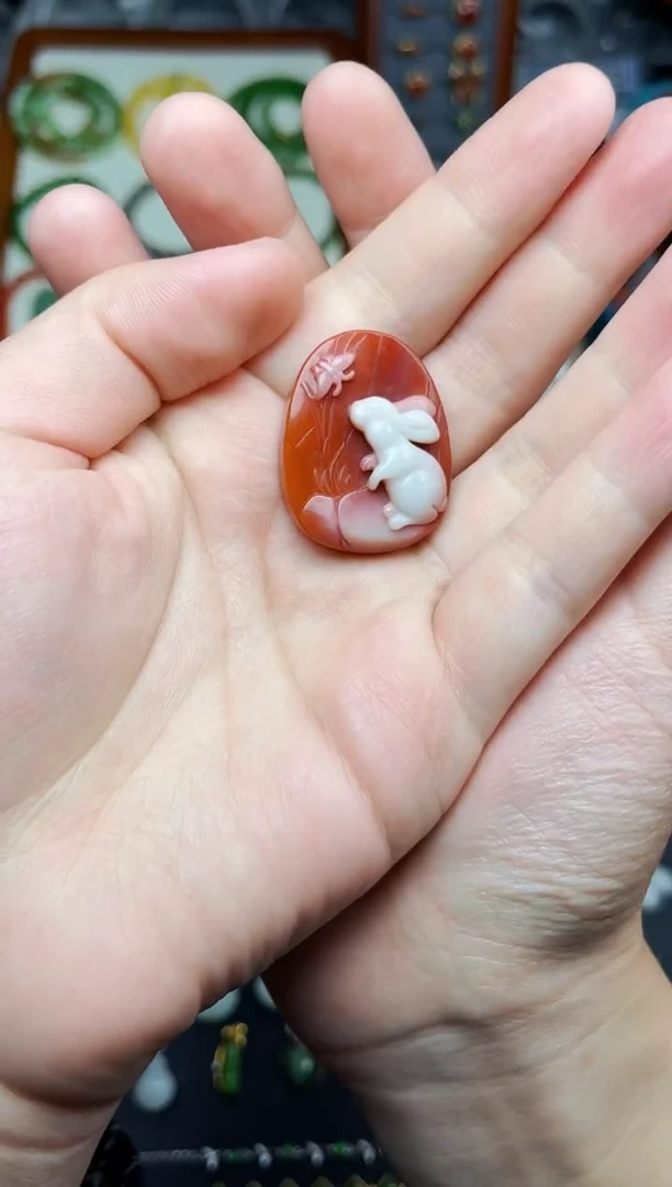 未镶嵌颈饰南红玛瑙兔子06