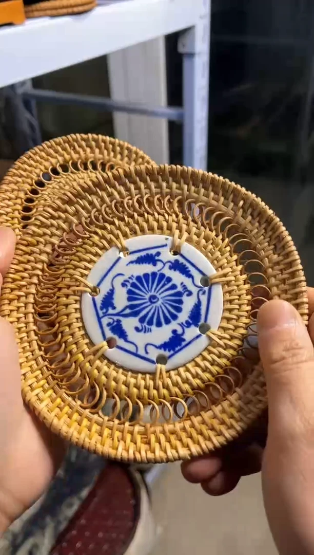 【闪购商品】圆形壶垫藤编青花瓷片10cm