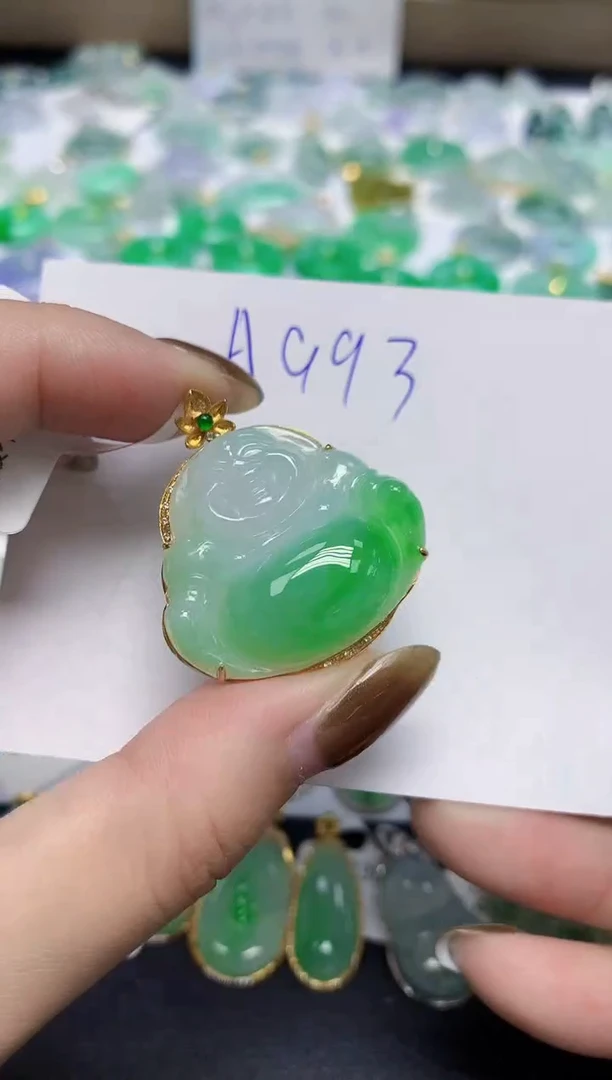 颈饰18K金镶嵌翡翠天然缅甸翡翠A货翡翠百元以上9元证书费自理