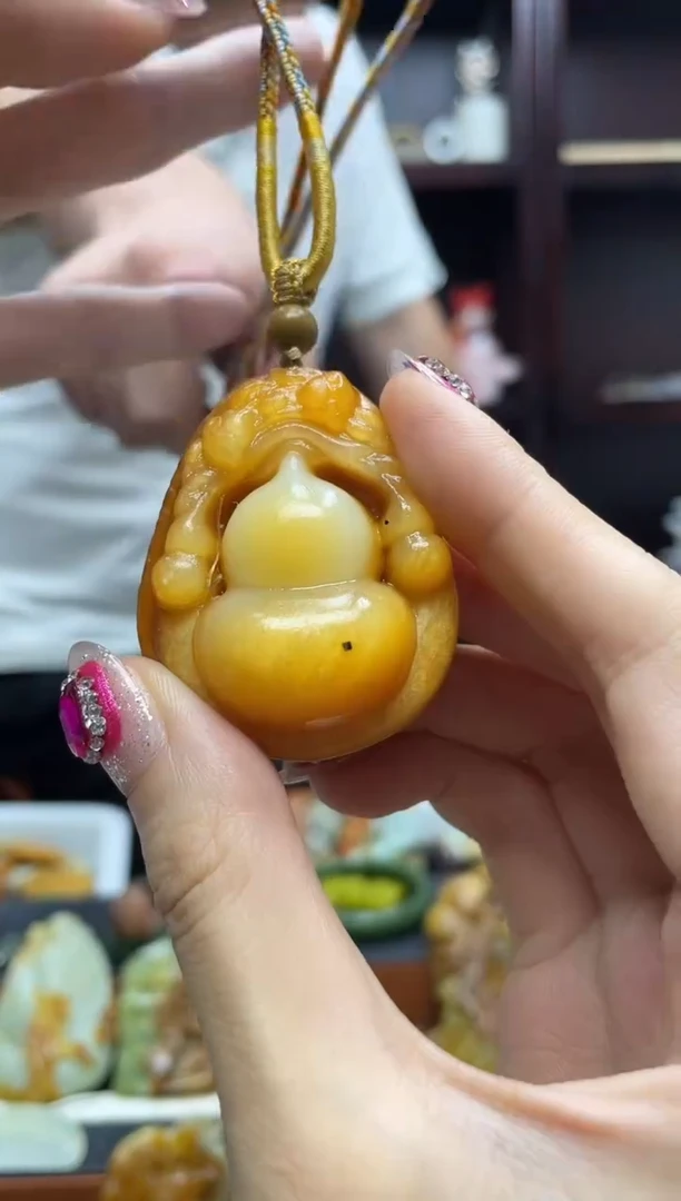 未镶嵌岫玉吊坠·
