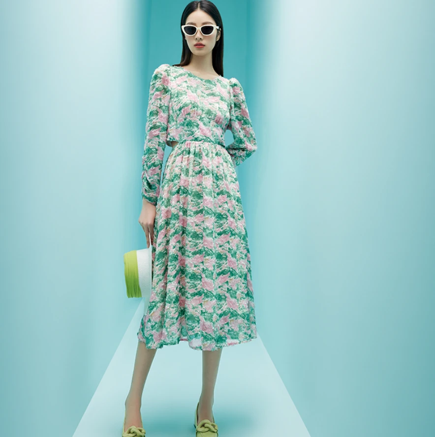 【尚雅专属】羽毛印花连衣裙 23343653