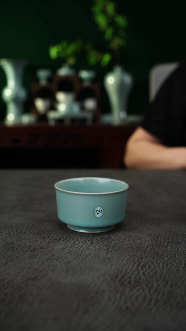 瓷片沧**道26号杨字款天蓝卷足唇口杯微瑕~帆
