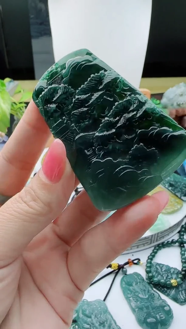 【闪购商品】翡翠颈饰未镶嵌11111111