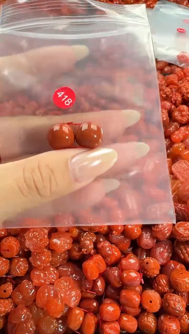 颈饰未镶嵌南红玛瑙1