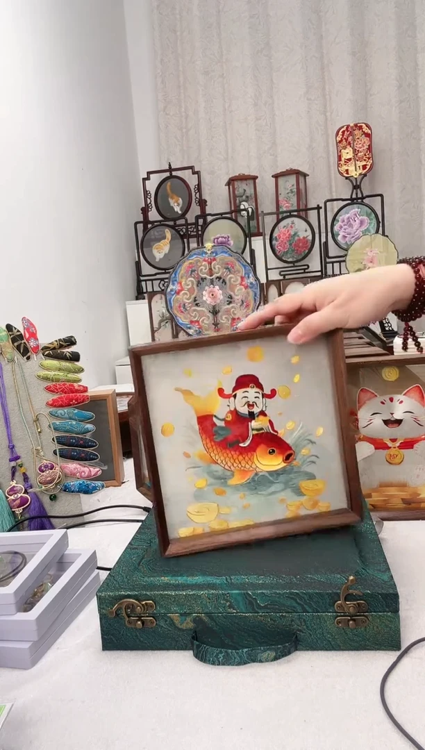 扇子苏绣作品手工团扇