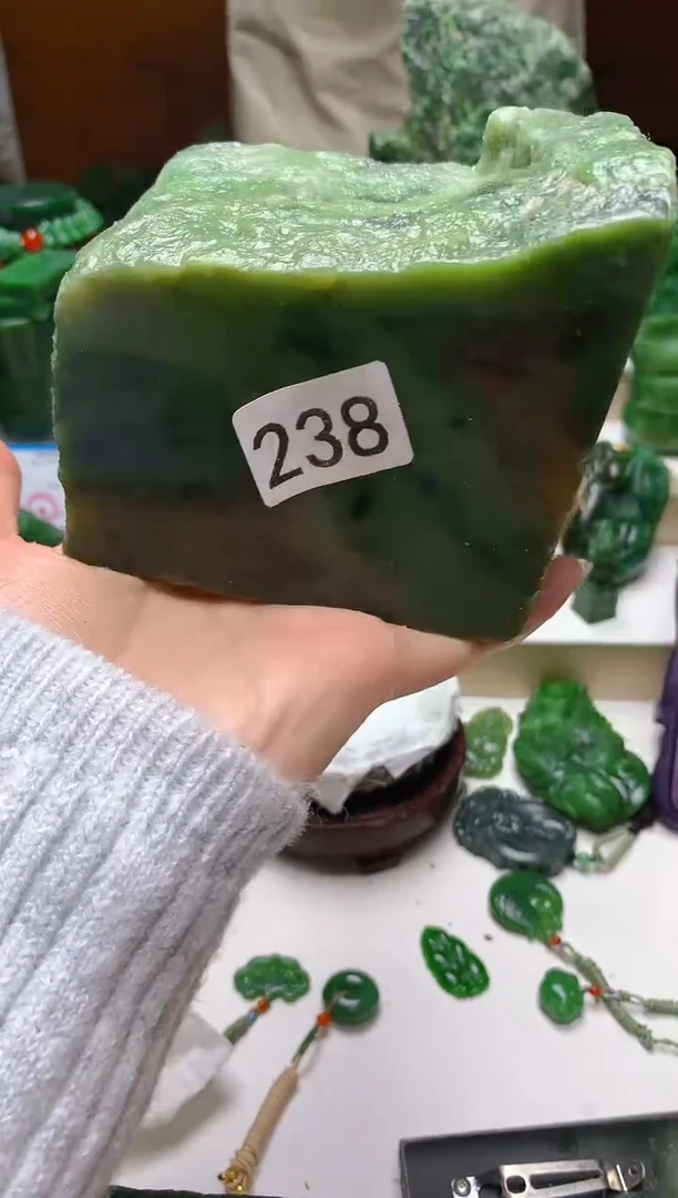 未镶嵌和田玉（碧玉）珠宝半成品1