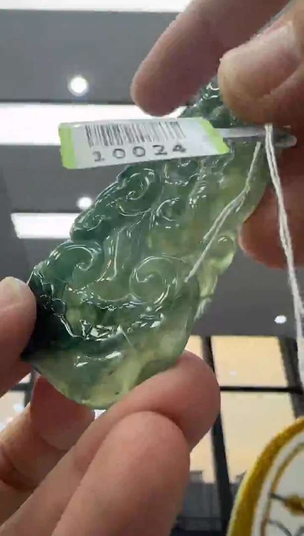 颈饰未镶嵌翡翠天然翡翠A货孤品一件