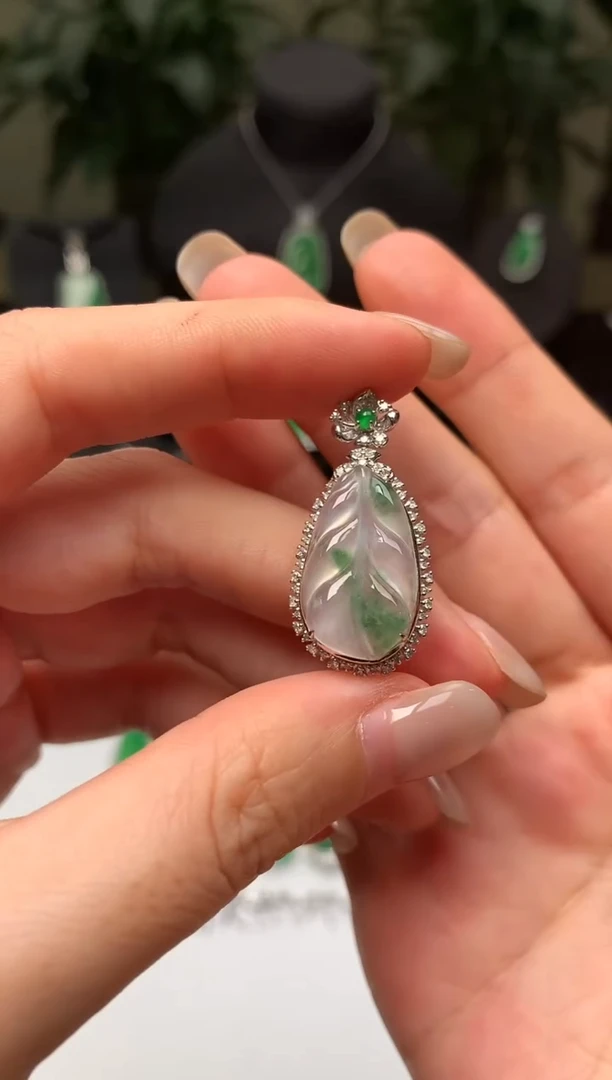 翡翠18K金镶嵌吊坠(不含链)叶子