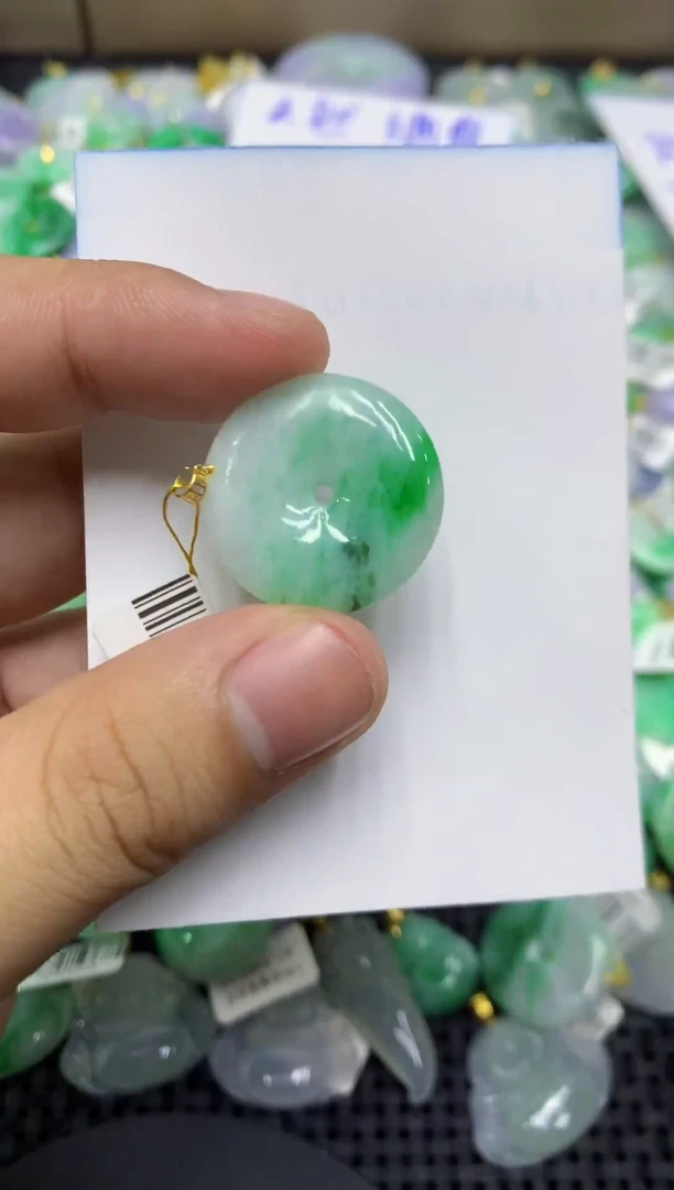 颈饰18K金镶嵌翡翠天然缅甸翡翠A货