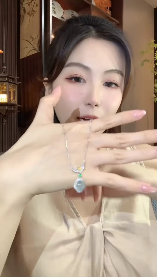 吊坠(不含链)18K金镶嵌翡翠C61翡翠