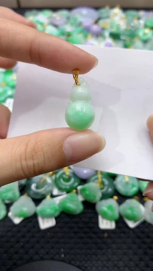 颈饰未镶嵌翡翠天然缅甸翡翠A货