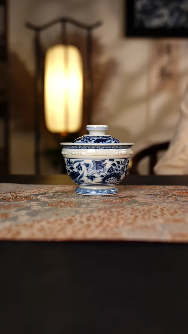 元黛工坊青花鸳鸯折沿盖碗