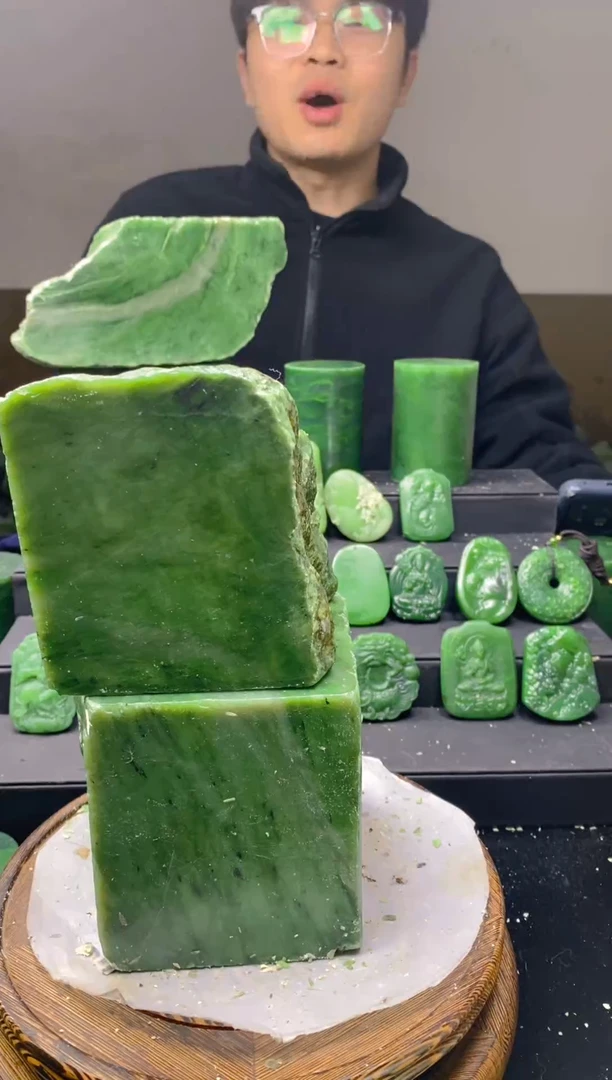 未镶嵌和田玉（碧玉）珠宝半成品1