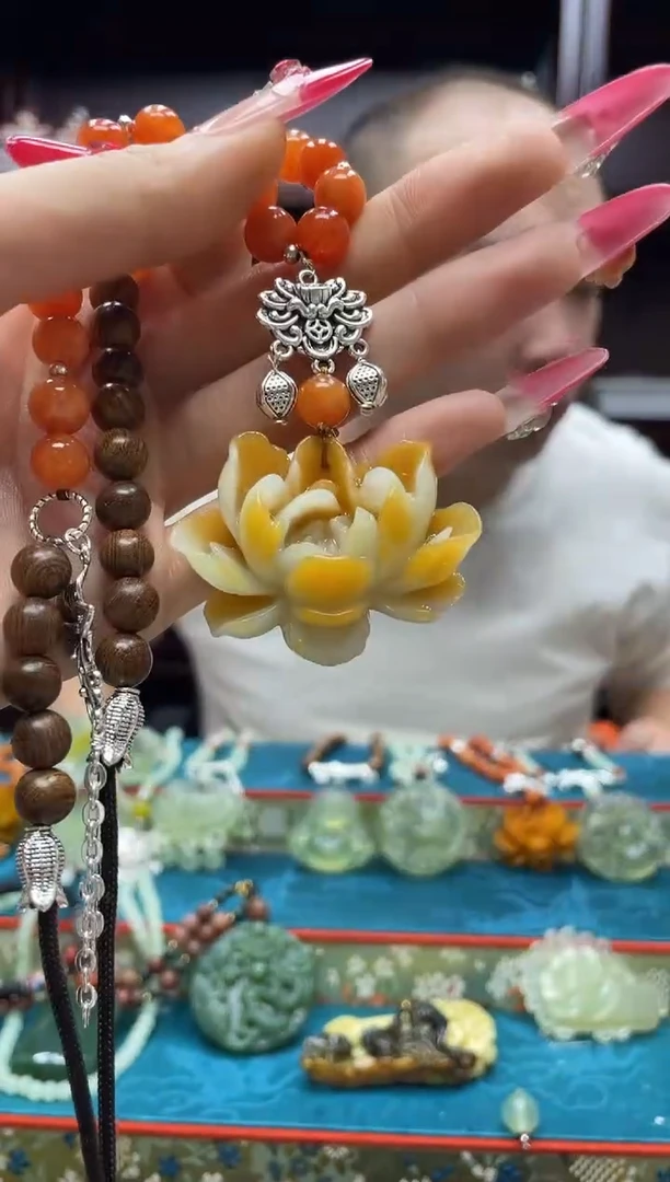 未镶嵌岫玉吊坠·