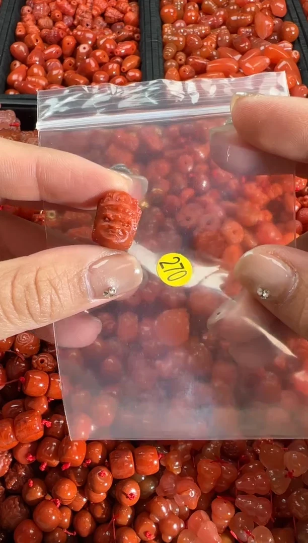 【闪购商品】南红玛瑙颈饰未镶嵌1