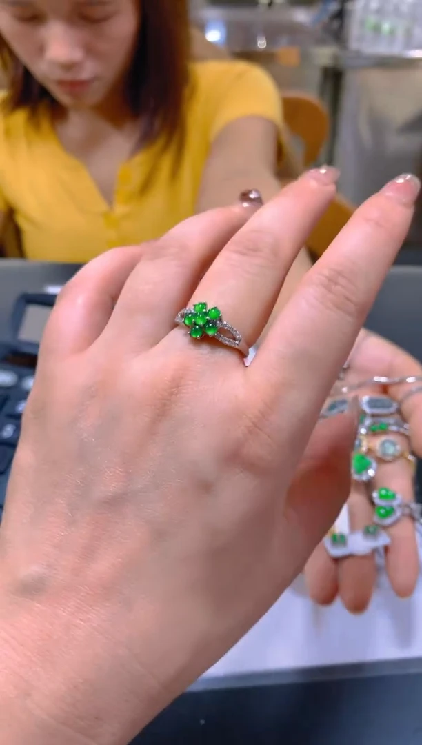 未镶嵌戒指翡翠多样性发一