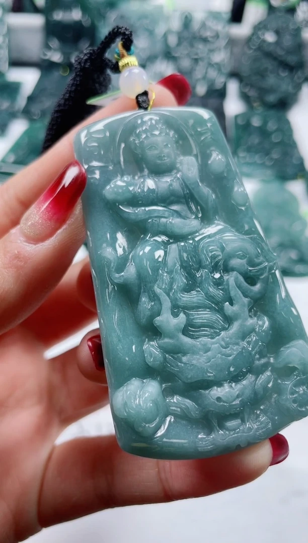 【闪购商品】翡翠颈饰未镶嵌