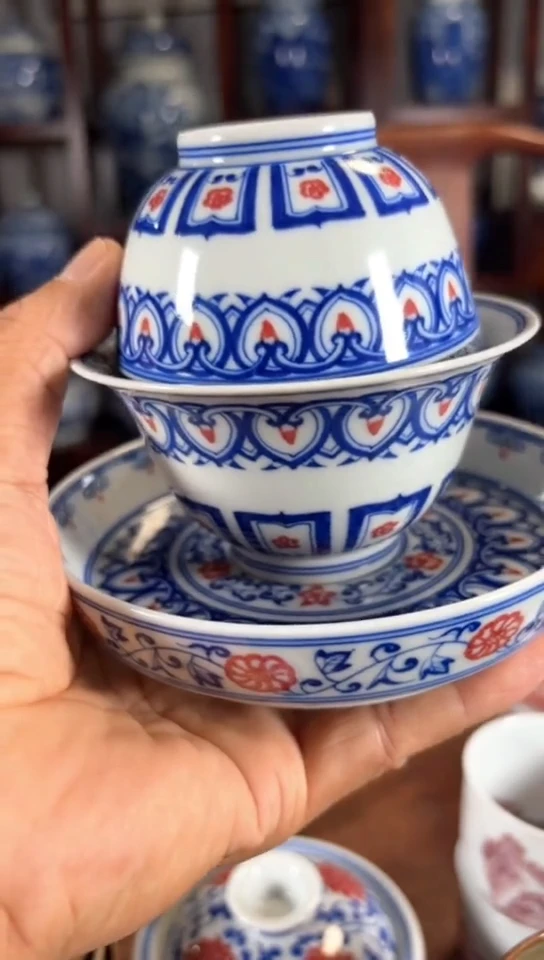 不***?柴窑手绘釉里红宝相纹杯