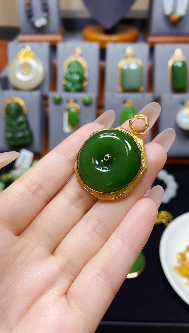 【闪购商品】和田玉碧玉平安扣吊坠18K金镶嵌*