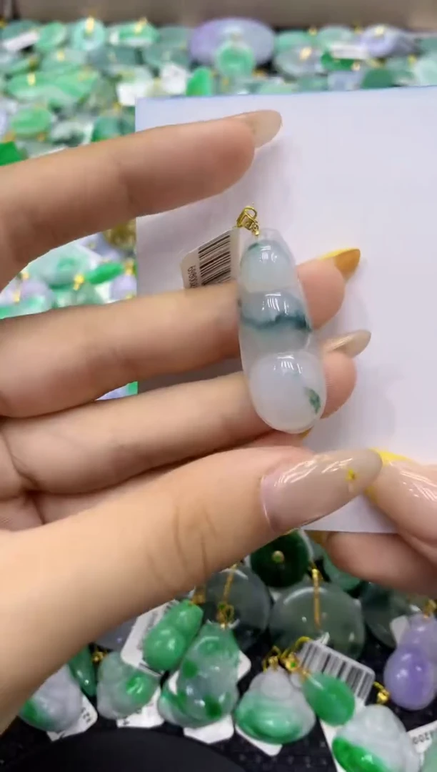 颈饰未镶嵌翡翠天然缅甸翡翠A货