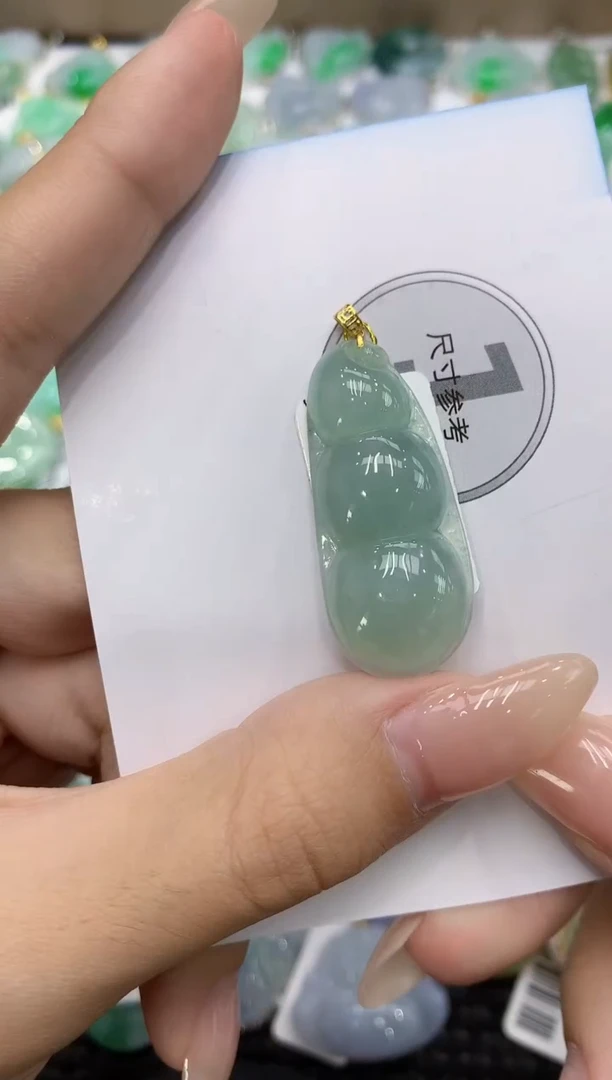 颈饰18K金镶嵌翡翠111111111111