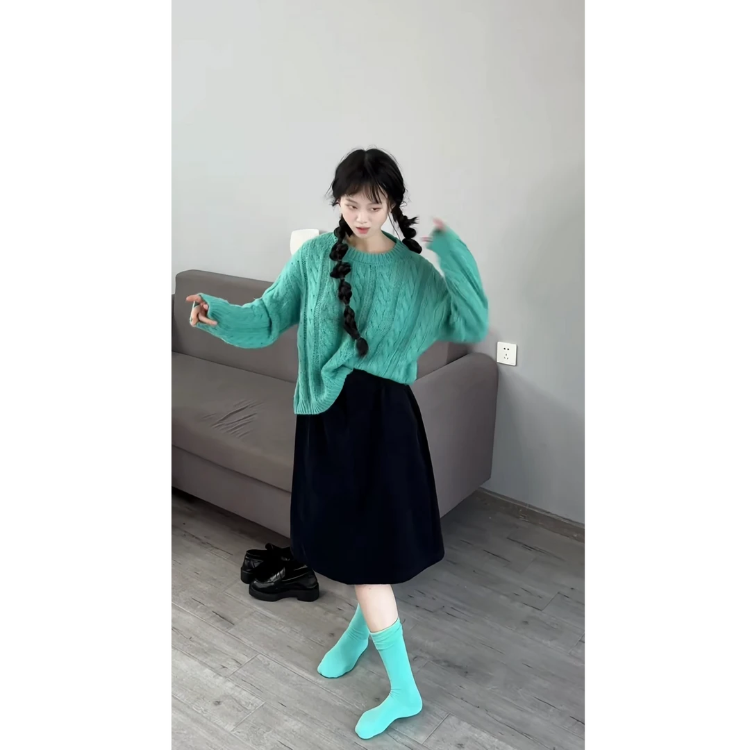 2025早秋新款韩系甜美宽松圆领长袖针织上衣气质高腰灯芯绒半身裙