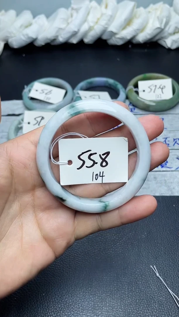 未镶嵌手镯翡翠104