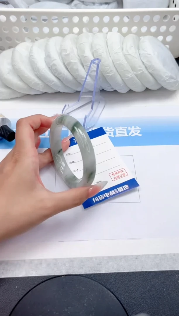 石英质玉手镯未镶嵌192-60