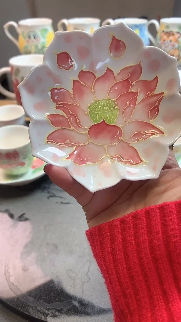 一味*手绘*莲瓣荷韵碟