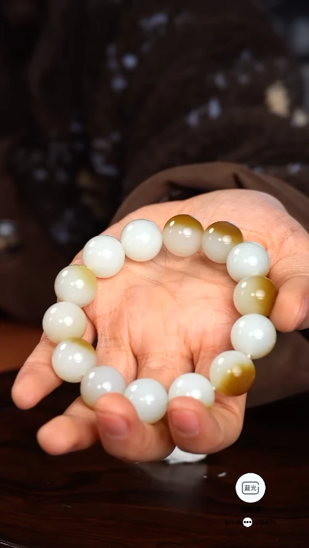 未镶嵌和田玉摆件缘手串