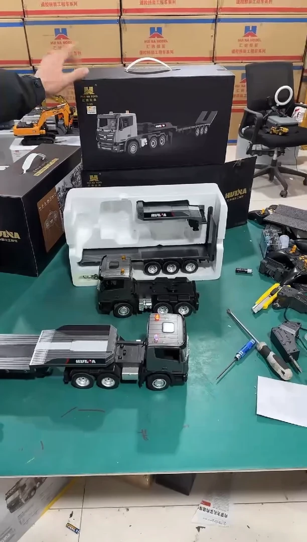 全新汇纳318D半挂车