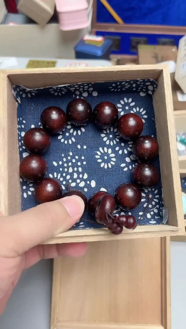 254聚珍阁文玩手串手持手把件