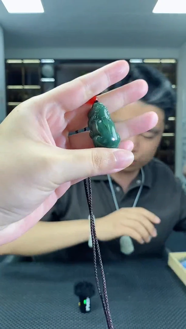 和田玉未镶嵌颈饰貔貅吊坠