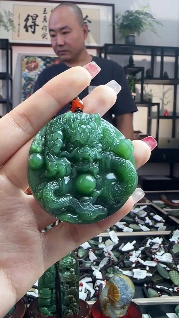 颈饰未镶嵌和田玉和田玉龙牌