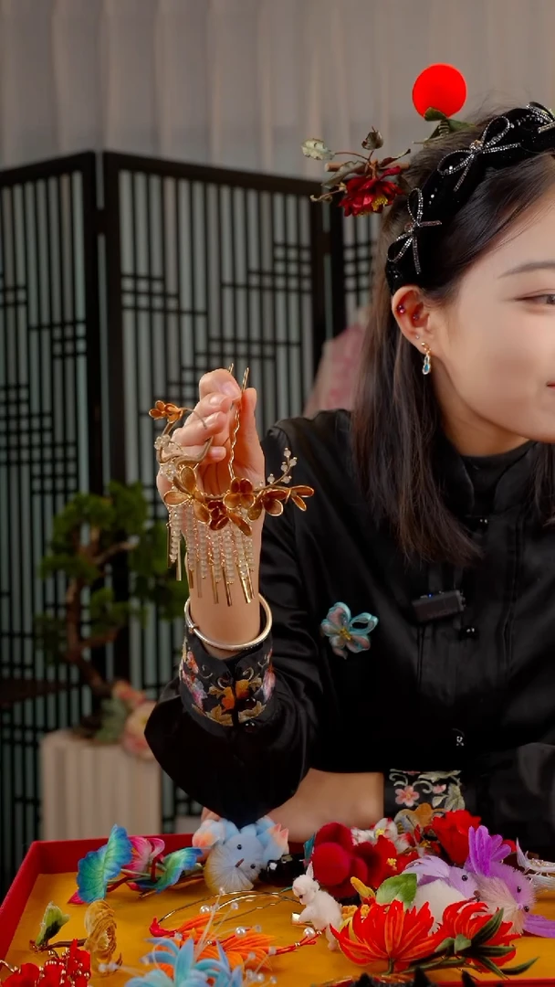刺绣猫非遗绒花饰品