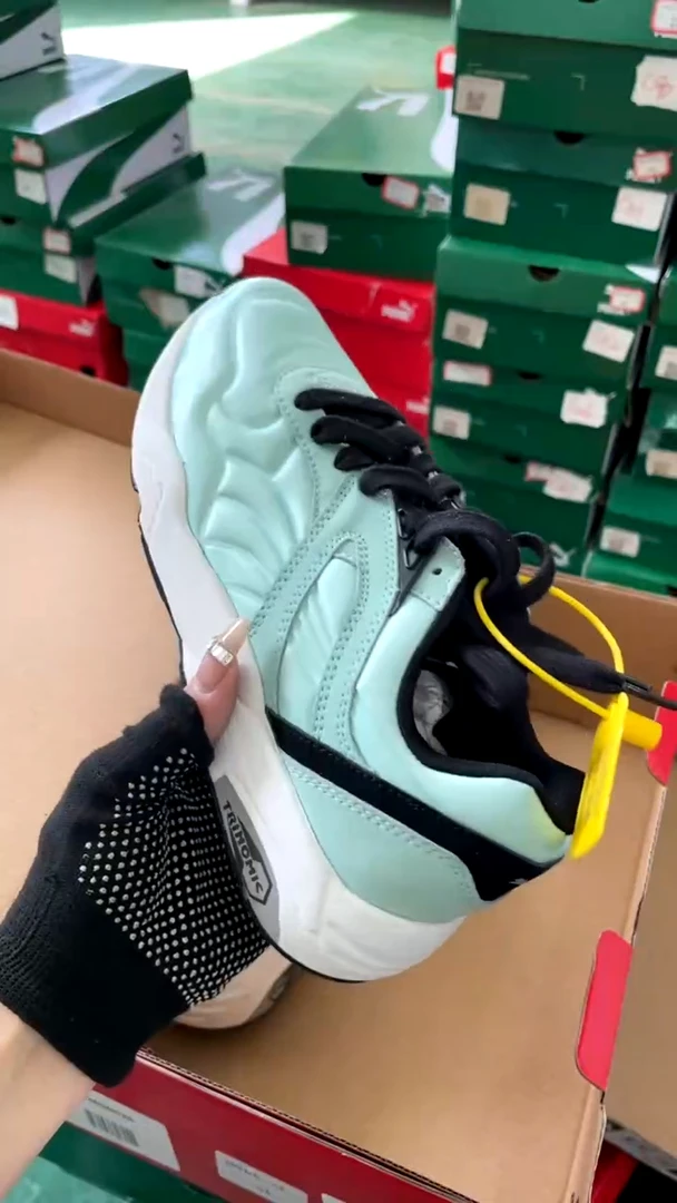 彪马时尚休闲运动鞋36M  T17