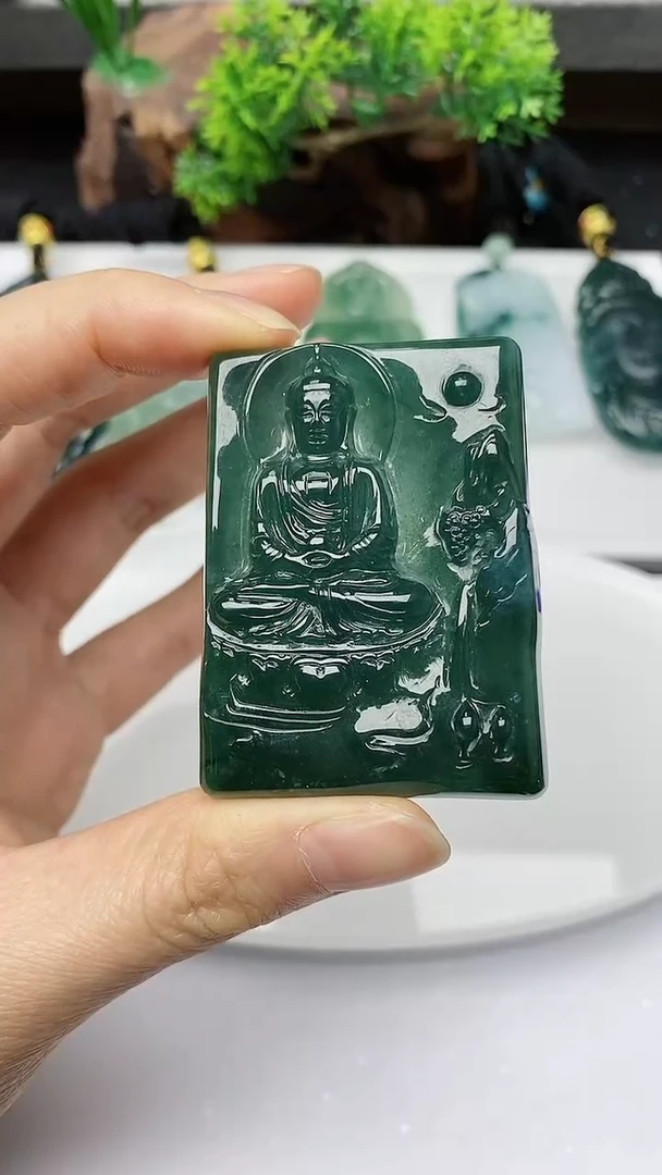【闪购商品】翡翠颈饰未镶嵌