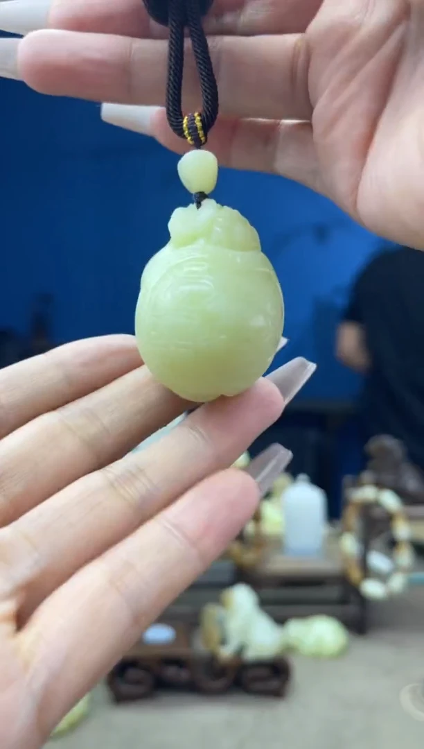 和田玉未镶嵌颈饰1