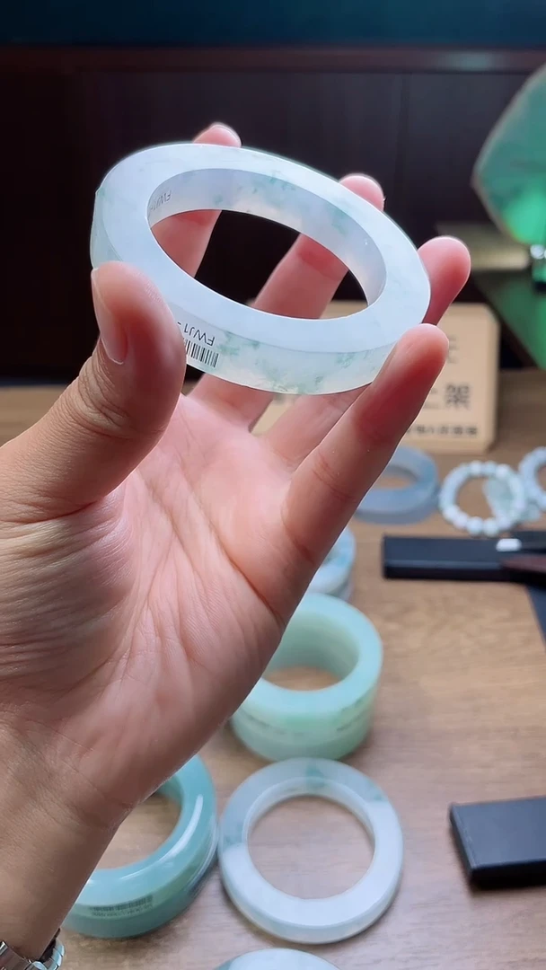 定制翡翠手镯未镶嵌a*雅定制