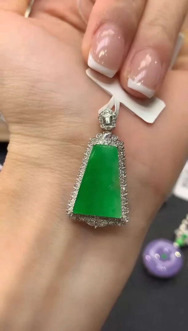 吊坠(不含链)18K金镶嵌翡翠夏日珠宝B69